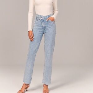 Abercrombie & Fitch Ultra High Rise 90s Straight Leg Jeans
